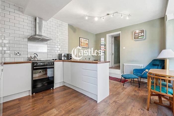 1 Bedroom Apartment For Sale In Mount Pleasant Road, Tottenham, N17