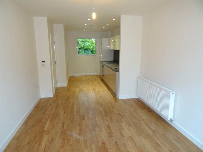 1 Bedroom Apartment To Rent In Lawrence Road | Tottenham | London, N15
