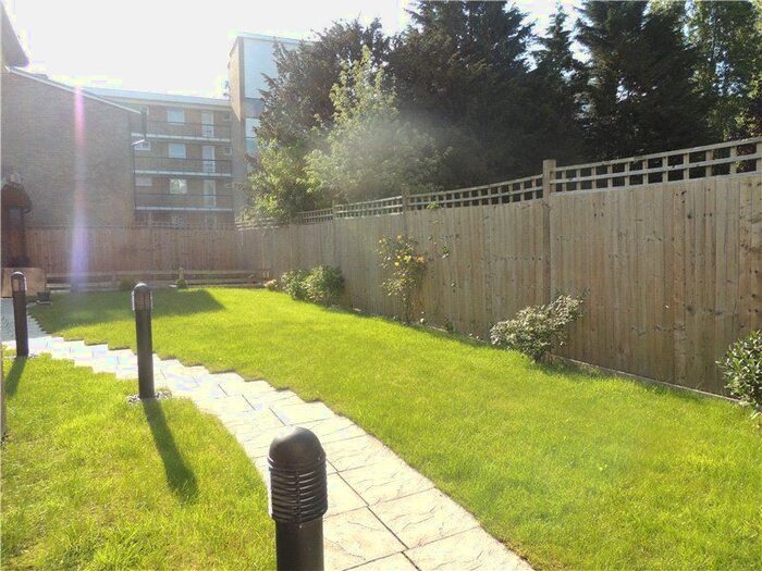 1 Bedroom Flat To Rent In Spring Apartments, Addiscombe Grove, Croydon, CR0