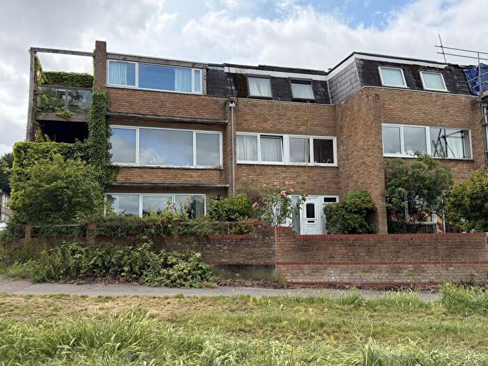 4 Bedroom End Of Terrace House For Sale In North Terrace, Cambridge, Cambridgeshire, CB5
