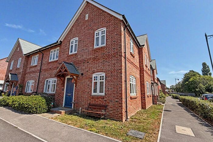 2 Bedroom Flat For Sale In Wimborne, BH21