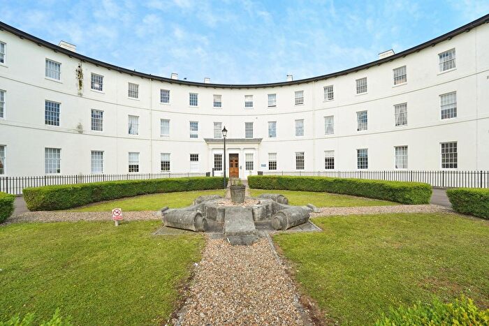 3 Bedroom Flat For Sale In The Crescent, Gloucester, Gloucestershire, GL1