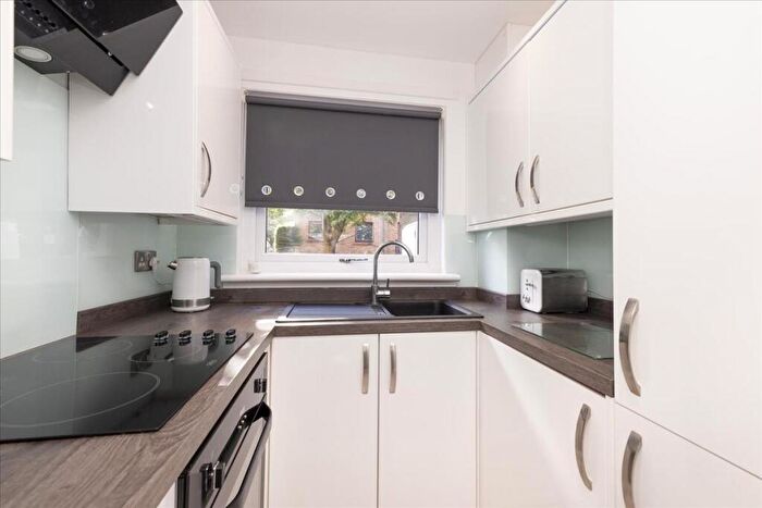 1 Bedroom End Of Terrace House For Sale In Hutchison Crossway, Edinburgh, EH14