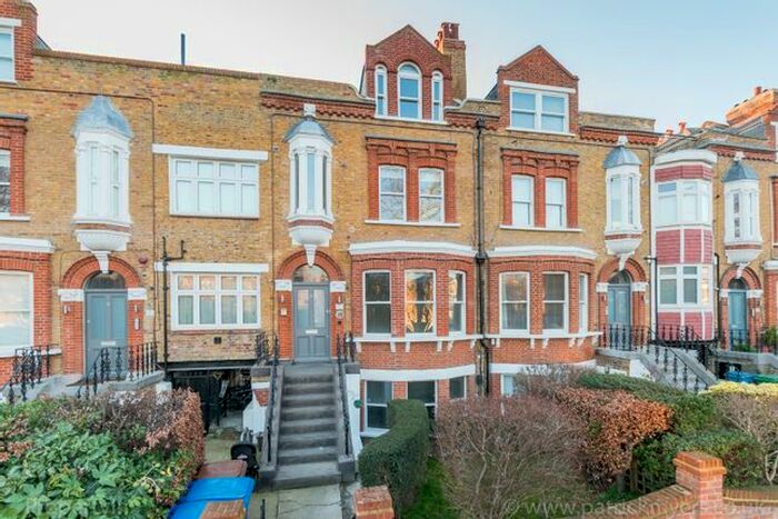 Studio To Rent In The Gardens, London, SE22