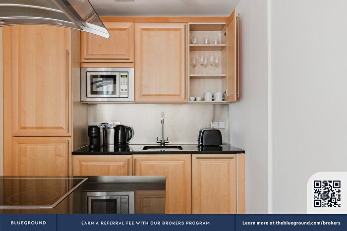 1 Bedroom Flat To Rent In City Of London, London, EC3N