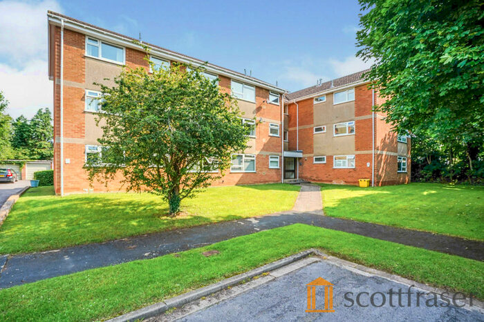 2 Bedroom Apartment To Rent In Woodlands Court, Witney, OX28