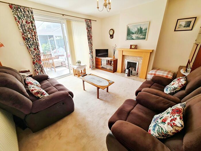 2 Bedroom Bungalow For Sale In Furzefield, Bedford, MK41
