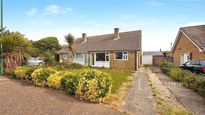 2 Bedroom Bungalow For Sale In Elm Close, Bracklesham Bay, Chichester, PO20