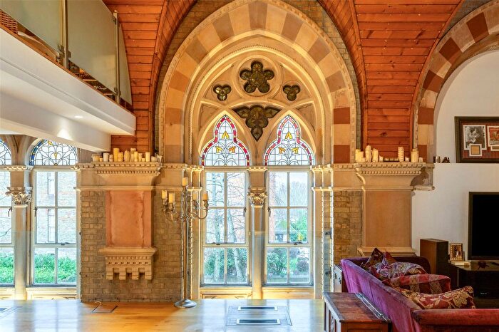 2 Bedroom Flat For Sale In Victory Road, London, E11