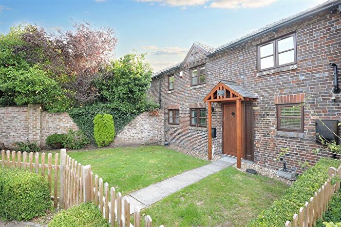 3 Bedroom Barn Conversion For Sale In Old Road, Barlaston, ST12