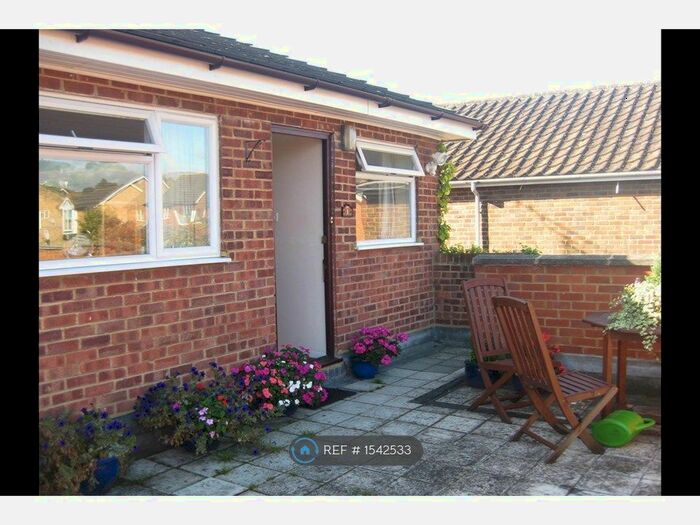 2 Bedroom Maisonette To Rent In Madrid Road, Guildford, GU2