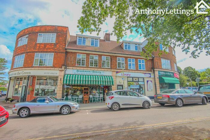 3 Bedroom Duplex To Rent In Bradmore Green, AL9