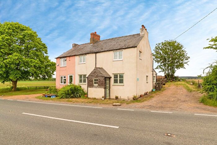4 Bedroom Semi Detached House For Sale In Vinegar Hill, Hatch, Sandy, Bedfordshire, SG19