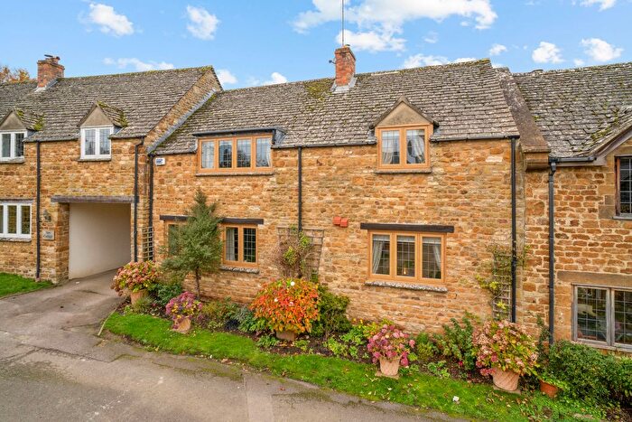 3 Bedroom Terraced House For Sale In Church End, Swerford, OX7
