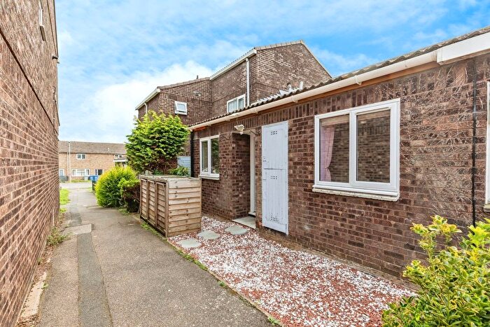 2 Bedroom Terraced Bungalow For Sale In Highfield Road, Kettering, NN15