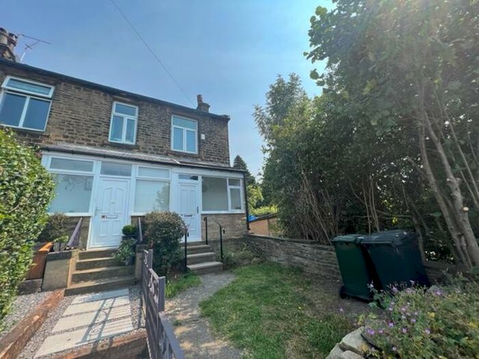 2 Bedroom Terraced House To Rent In Oak Bank, Shipley, West Yorkshire, BD18