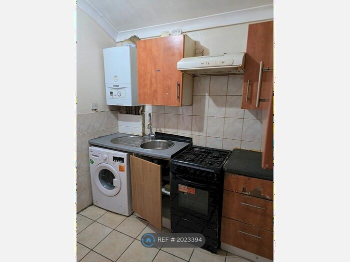 1 Bedroom Flat To Rent In Grosvenor Road, Hounslow, TW3