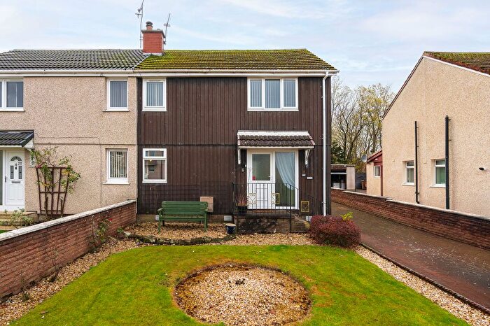 3 Bedroom Semi Detached House For Sale In Chapelton Avenue, Polbeth, EH55