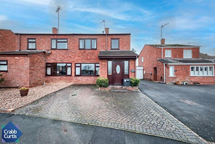 3 Bedroom Semi Detached House For Sale In Lakin Drive, Bishops Itchington, Southam, Warwickshire, CV47