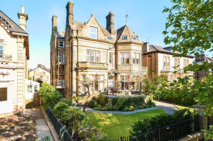 2 Bedroom Flat For Sale In York Place, Harrogate, North Yorkshire, Uk, HG1