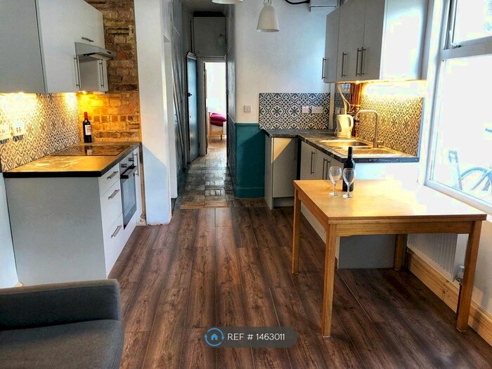 2 Bedroom Flat To Rent In South Esk Road, London, E7