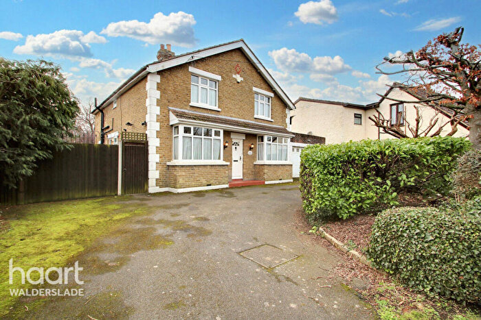 4 Bedroom Detached House For Sale In Walderslade Road, Chatham, ME5