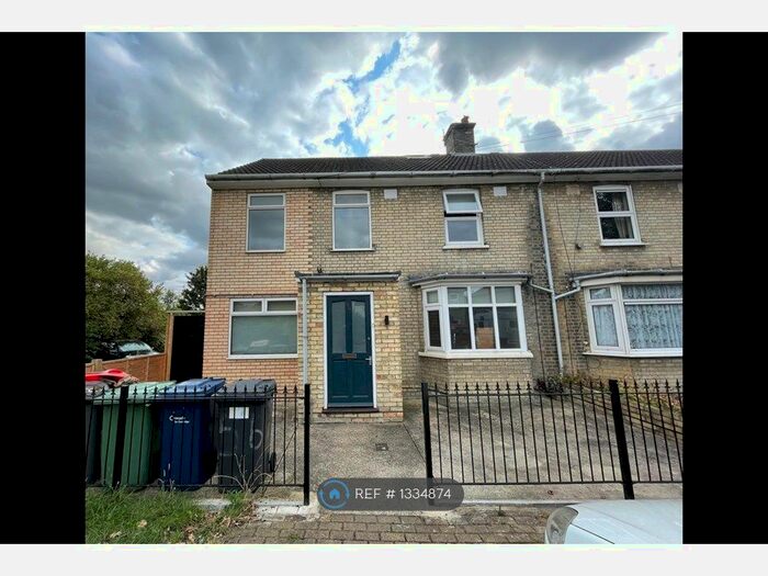 8 Bedroom Semi-Detached House To Rent In Stourbridge Grove, Cambridge, CB1