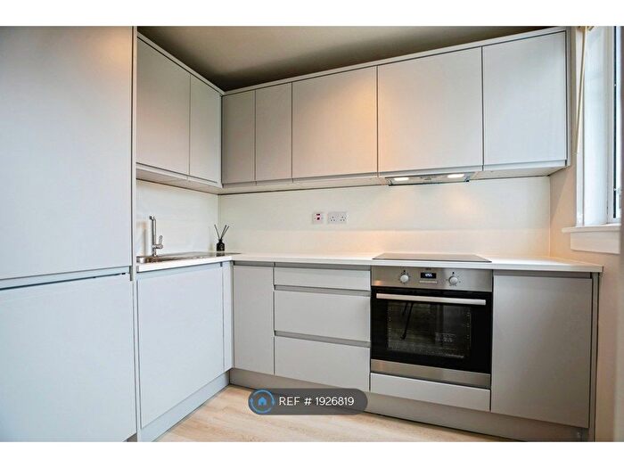 1 Bedroom Flat To Rent In Oval, London, SW9