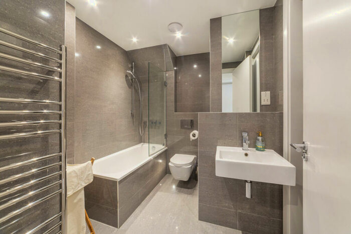 1 Bedroom Flat To Rent In Fortess Road, Kentish Town, NW5