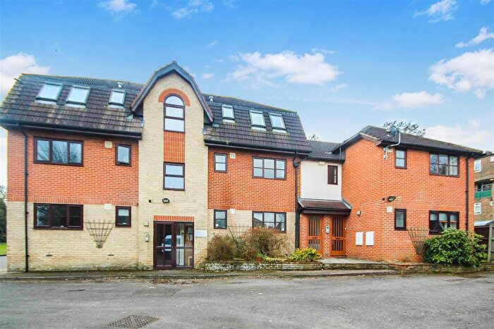 1 Bedroom Maisonette To Rent In Green Lane, Pilgrims Hatch, Brentwood, CM15