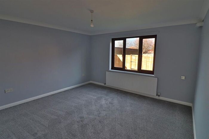 2 Bedroom Flat To Rent In Angel Street, Hadleigh, IP7