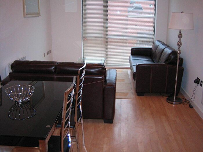 1 Bedroom Apartment To Rent In Octahedron Well Furnished Top Floor Bed With Secure Parking, B3