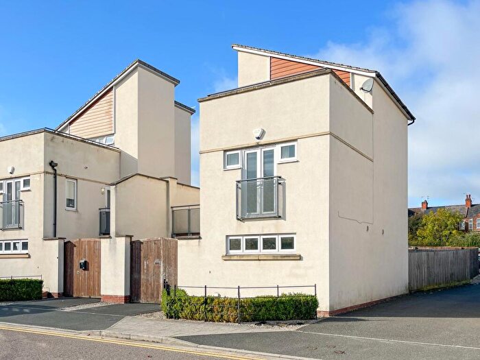 3 Bedroom Detached House To Rent In Watkin Road, Leicester, LE2