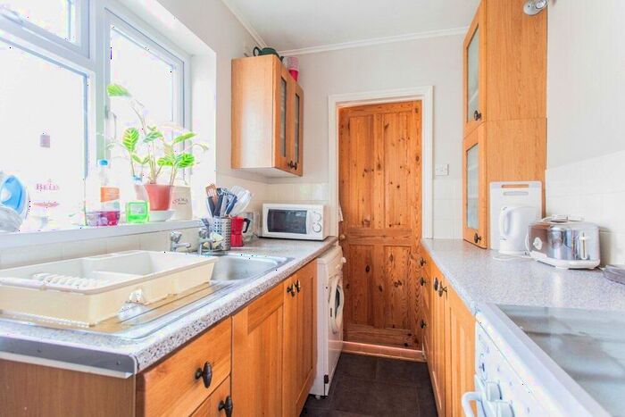 3 Bedroom House To Rent In Denmark Road, Bath, BA2