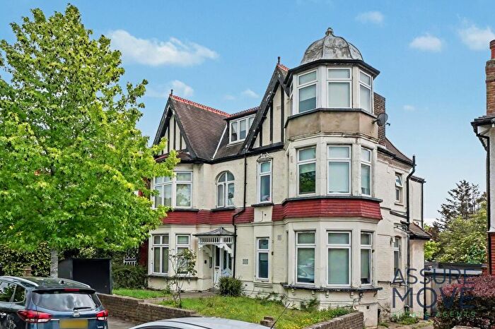 Studio To Rent In Ulleswater Road, London, N14