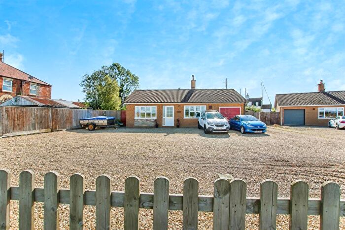 2 Bedroom Detached Bungalow For Sale In Wash Road, Fosdyke, Boston, PE20