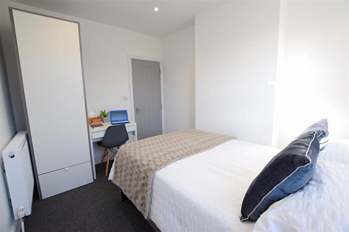 5 Bedroom End Of Terrace House To Rent In Abbot Street - Student Ensuite House - /, LN5