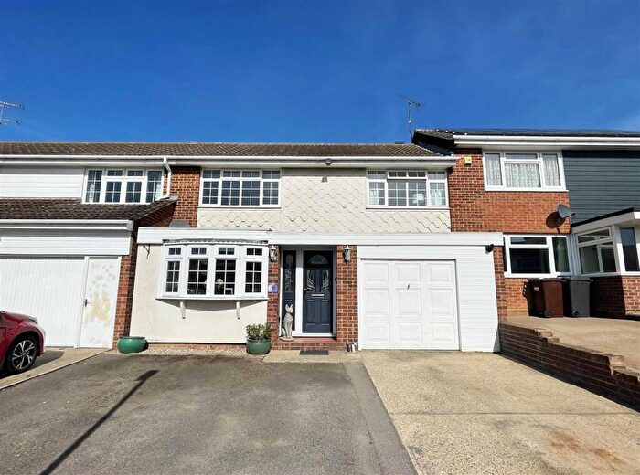 3 Bedroom Terraced House For Sale In Uplands Drive, Springfield, Chelmsford, CM1