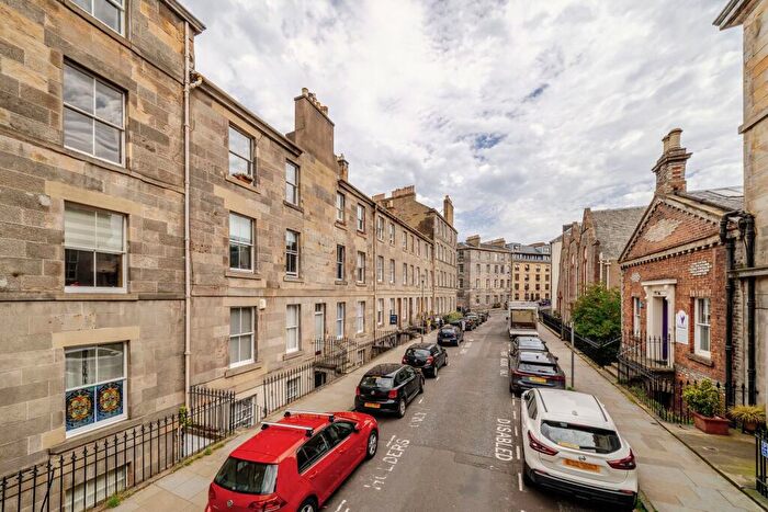 2 Bedroom Apartment For Sale In St. Stephen Street, Stockbridge, Edinburgh, EH3