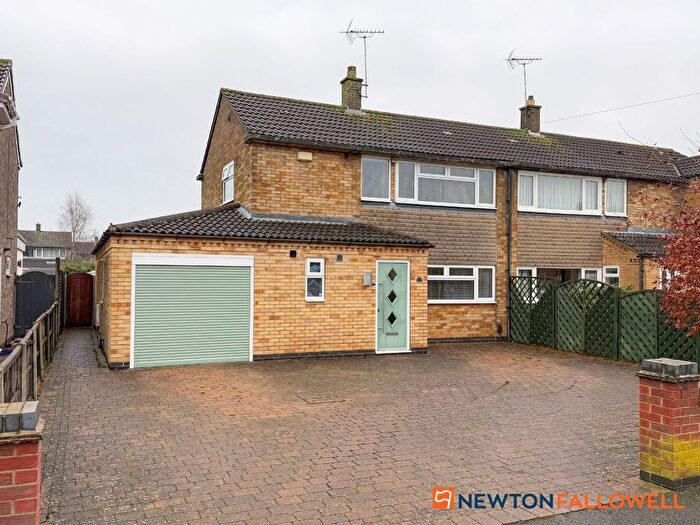 3 Bedroom Semi Detached House For Sale In Macaulay Drive, Balderton, NG24