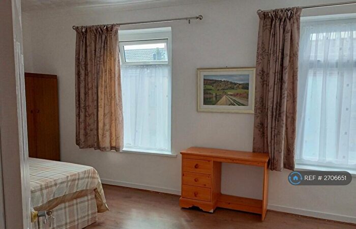 3 Bedroom Terraced House To Rent In Augusta Street, Cardiff, CF24