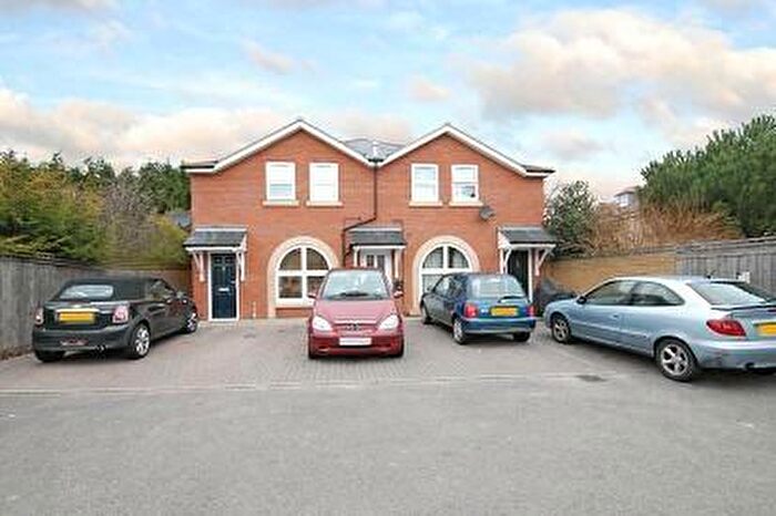 2 Bedroom Apartment To Rent In Cinnaminta Road, Headington, OX3