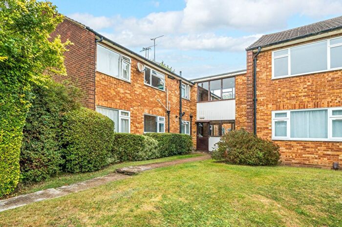 2 Bedroom Flat To Rent In Kingsfield Road, Watford, WD19