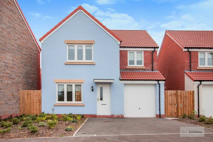 4 Bedroom House To Rent In Campanula Gardens, Lyde Green, BS16