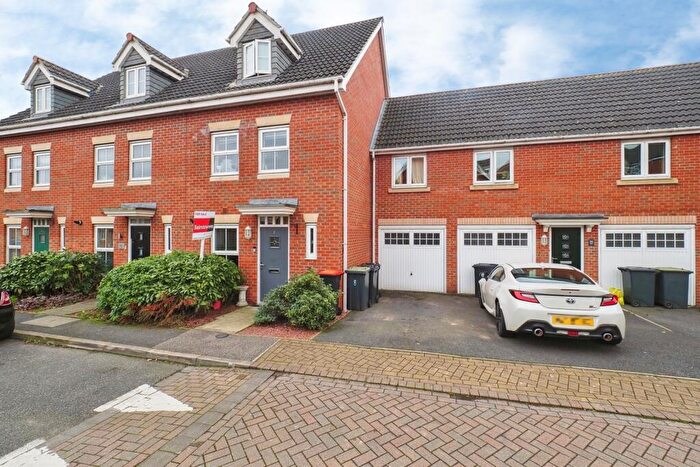 3 Bedroom Town House For Sale In Balshaw Way, Chilwell, Beeston, Nottingham, NG9