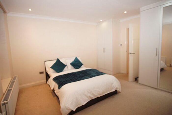 1 Bedroom Flat To Rent In Hornsey Road, London, N7