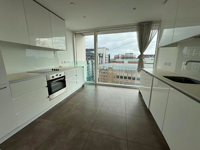3 Bedroom Flat To Rent In Canal Street, Nottingham, Nottinghamshire, NG1