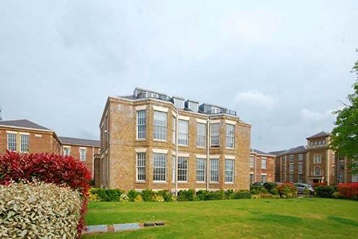 2 Bedroom Apartment To Rent In Princess Park Manor, New Southgate, N11