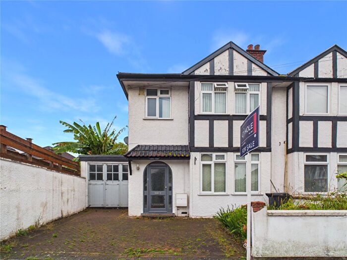 3 Bedroom Semi-Detached House For Sale In Braikenridge Road, Bristol, BS4
