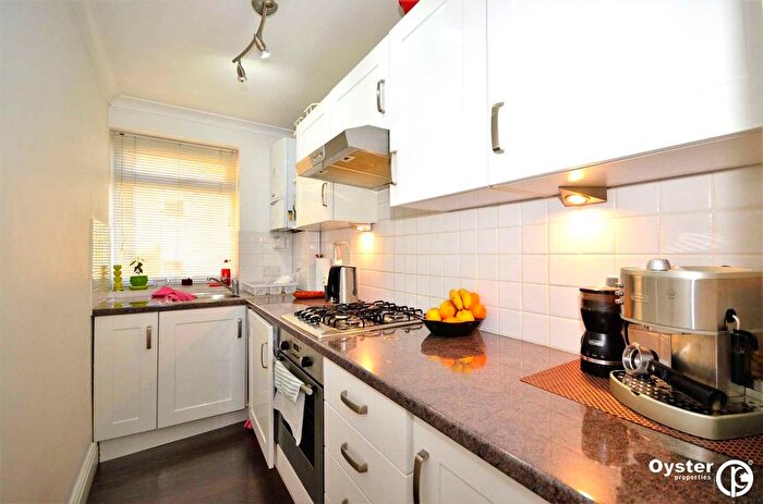 1 Bedroom Flat To Rent In Oakleigh Road South, Southview, N11